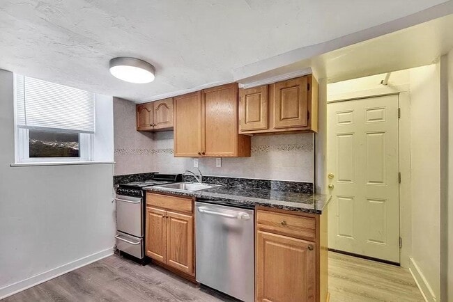 Building Photo - 28 Braemore Rd