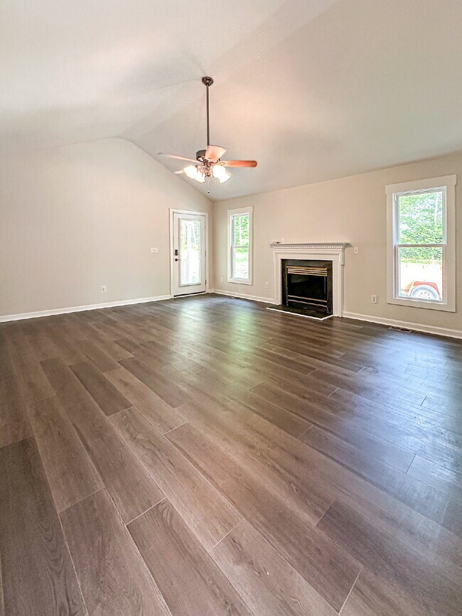 Building Photo - Peaceful One-Story Retreat in Franklinton, NC