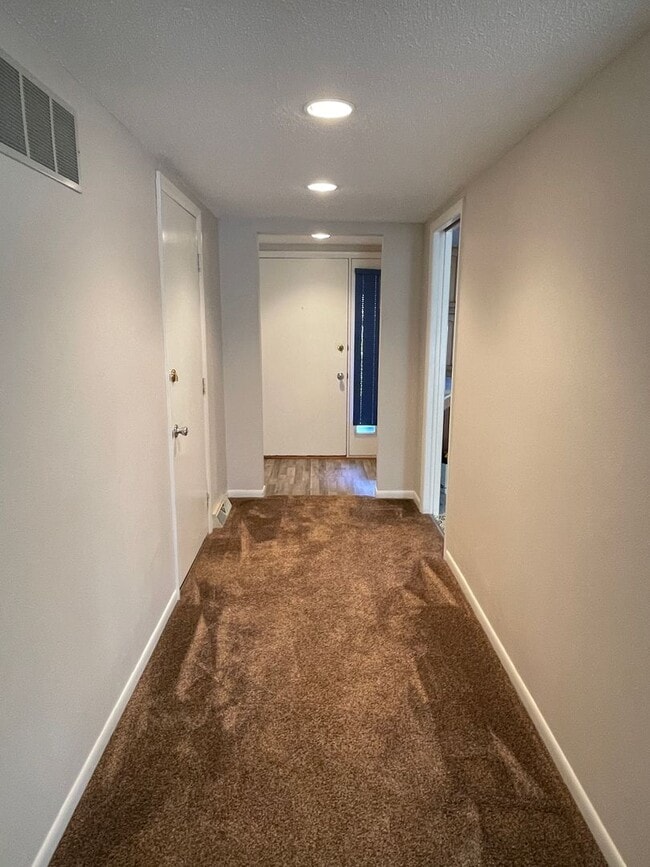 Building Photo - For Lease / Rent