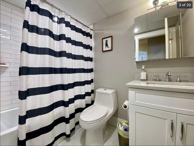 Building Photo - 17-17 Tremont St