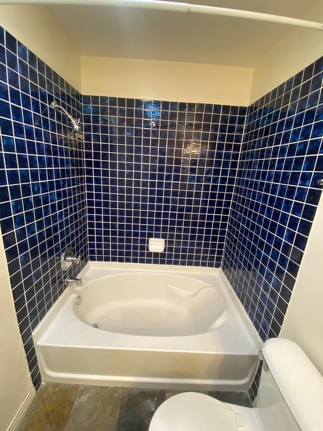 Building Photo - Spacious 4 Bed, 3 Bath Townhouse in Torrance $3,850