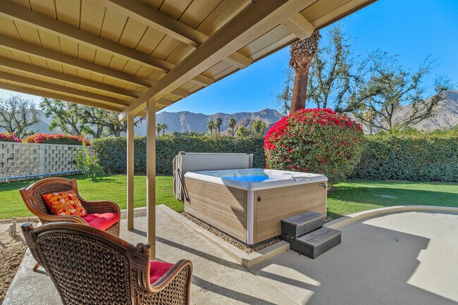 Building Photo - 70801 Fairway Dr