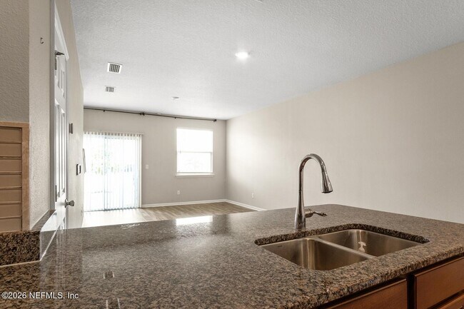 Building Photo - 9787 Fiddleback Ln