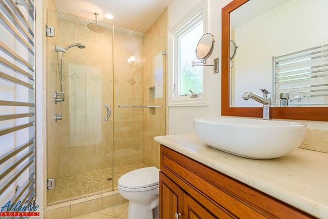 Building Photo - Stunning & Remodeled Home | Desirable Sara...