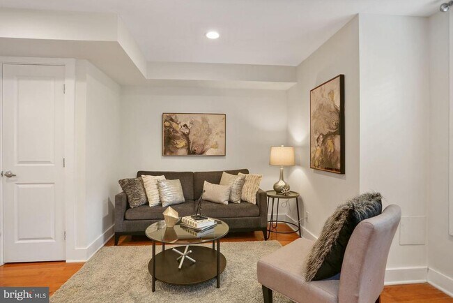 Building Photo - 43 Hanover Pl NW