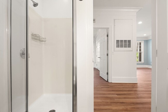 Building Photo - **Application Pending** Freshly Updated 2BR/2BA Condo - Minutes to North Hills