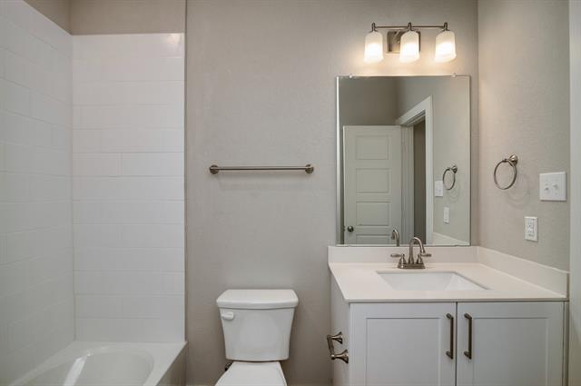 Building Photo - 711 Harvest Moon Dr