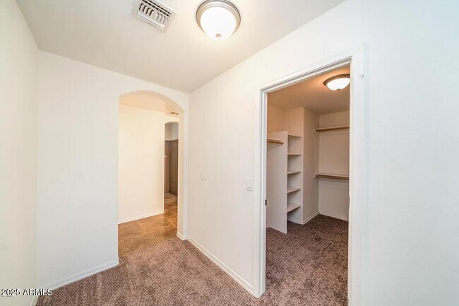 Building Photo - 1423 S Newberry Ln