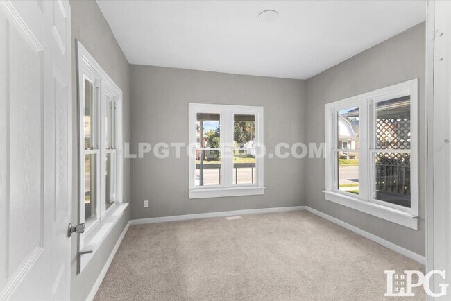 Building Photo - 1204 Navarre Ave