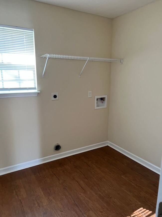Building Photo - 105 Magnolia Ct