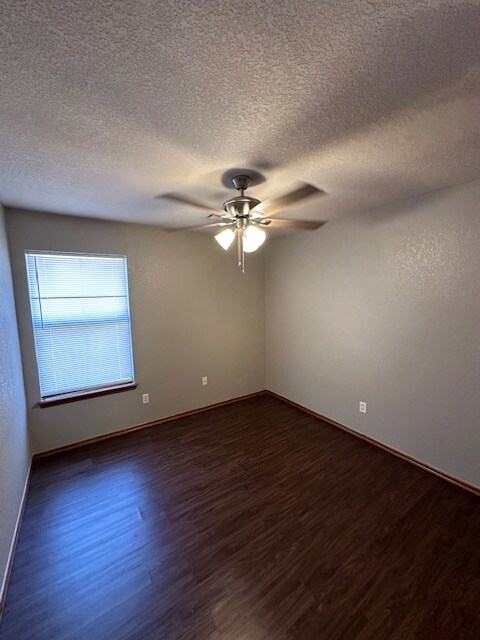 Building Photo - 10305 Plymouth Ct