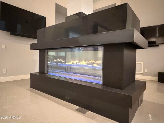 Building Photo - 9979 E Toms Thumb