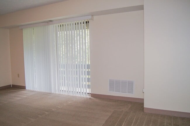 Building Photo - 700 Lee Dr