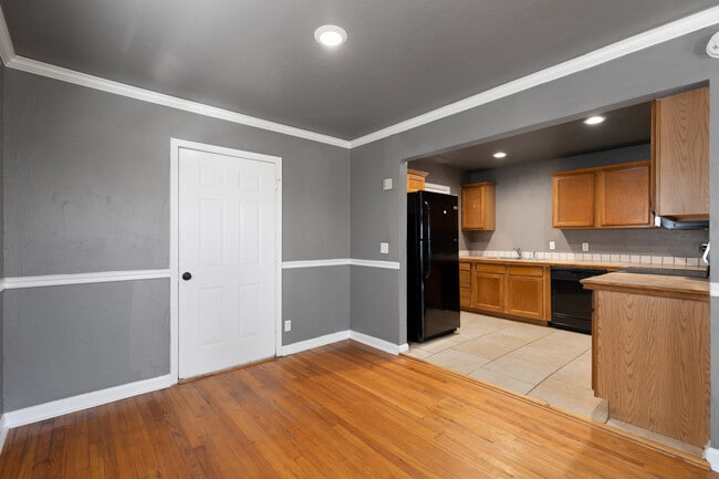 Building Photo - 3221 NW 39th Terrace