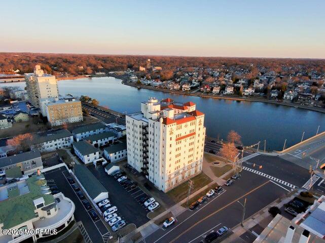 Building Photo - 400 Deal Lake Dr