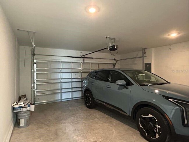 Building Photo - 6412 DOMIZIO Dr