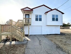 Building Photo - 208 Ridge Rd