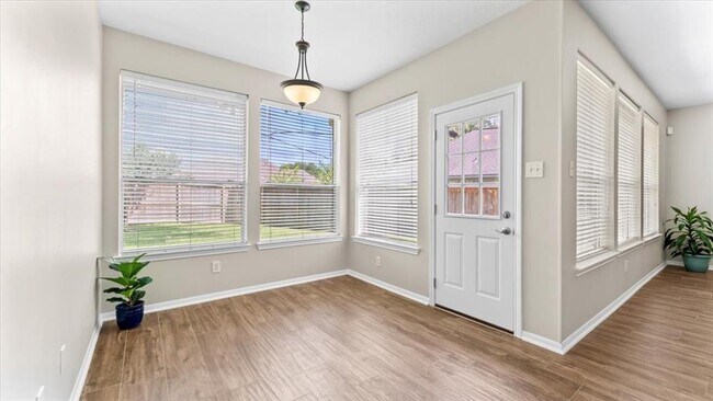 Building Photo - 9722 Therrell Dr