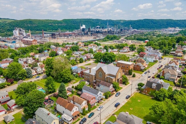 Building Photo - Available April 1st! Beautiful 3-Bedroom Home in Clairton!