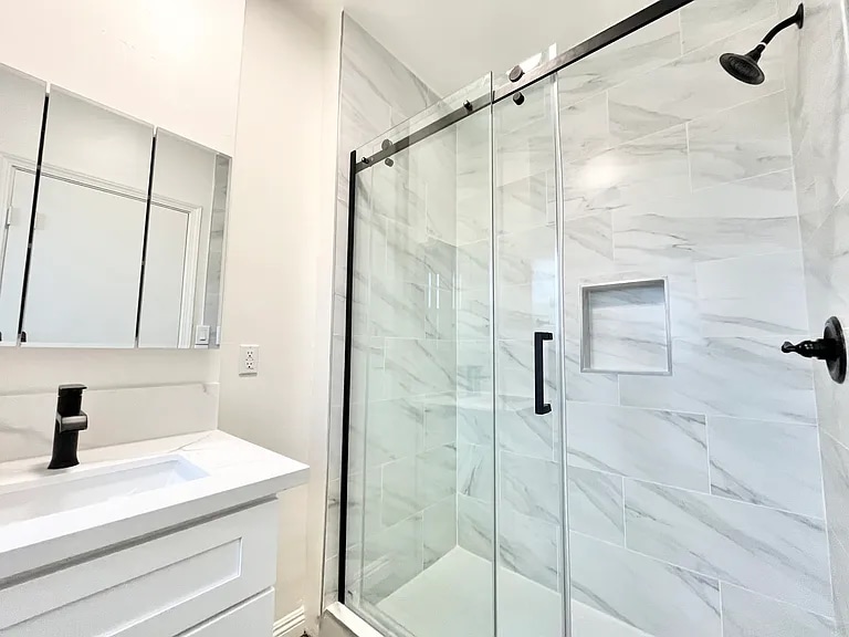 Building Photo - 1034 1/2 S Fairfax Ave