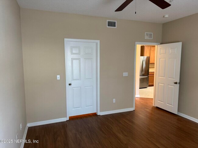 Building Photo - 575 Oakleaf Plantation Pkwy