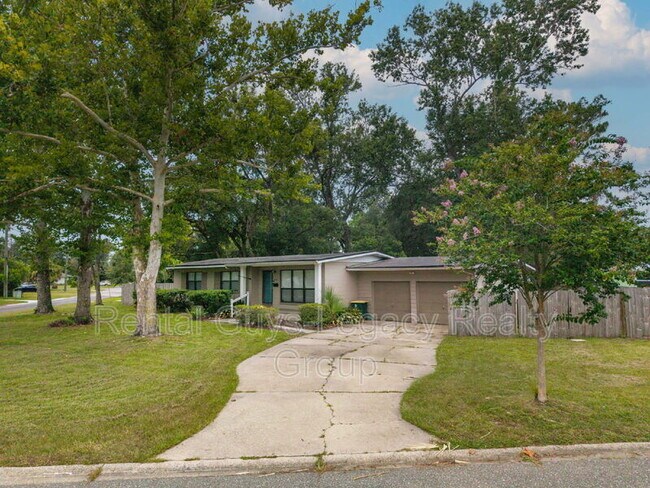 Building Photo - 3872 Marianna Rd
