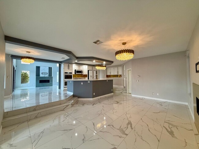 Building Photo - 5/BD 3/BA Modern Luxury Living with Pool, ...