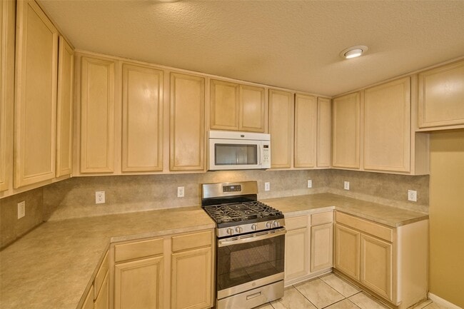 Building Photo - 3022 Swift Brook Glen Way