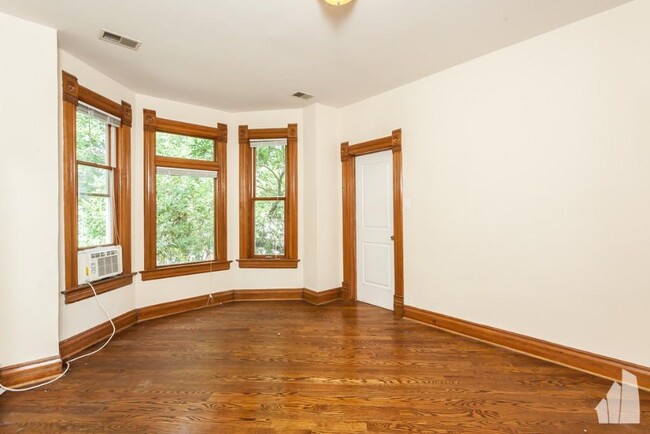 Primary Photo - 2 bedroom in Chicago IL 60647