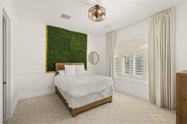 Building Photo - 2272 Coral Ridge Ave