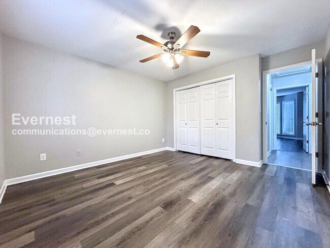 Building Photo - 204 Battle Dr