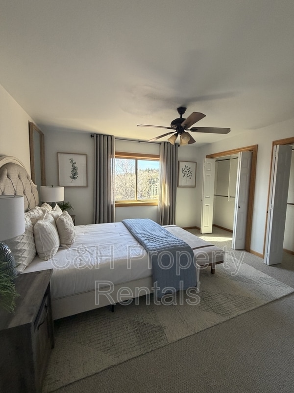 Building Photo - 574 Killarney St