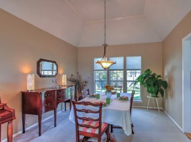 Building Photo - 4009 E 88th St