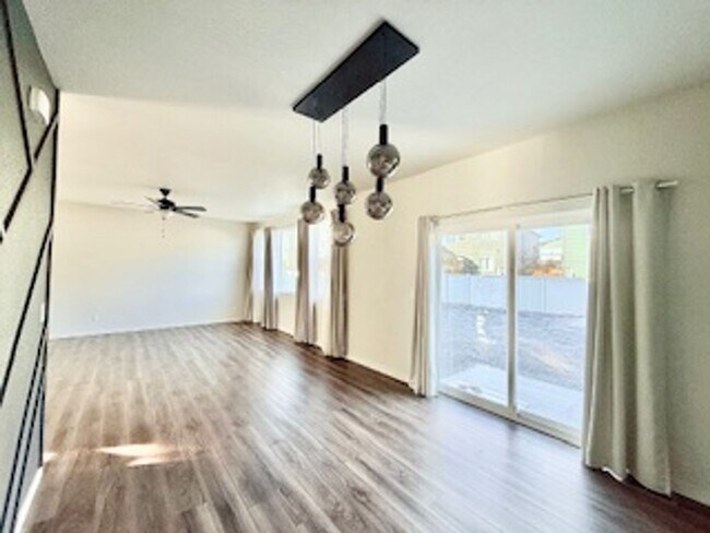 Building Photo - MODERN TWO STORY 3 BED/2.5 BATH WITH FENCE...