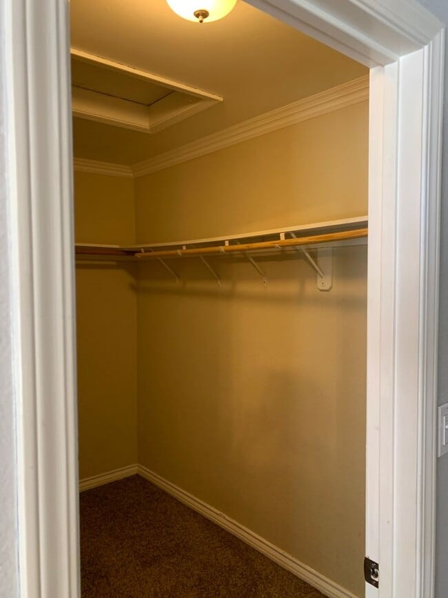 Building Photo - Beautiful 3 Bed West Bakersfield Home W/Po...