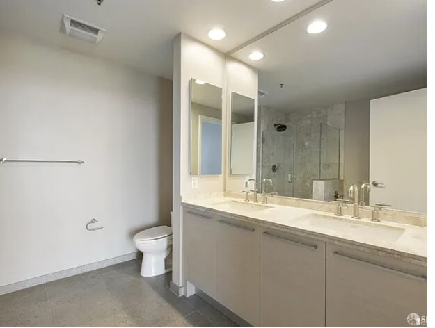 Building Photo - 425 1st St