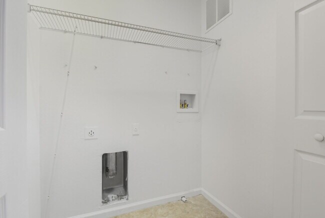 Building Photo - 1450 Stockton Dr