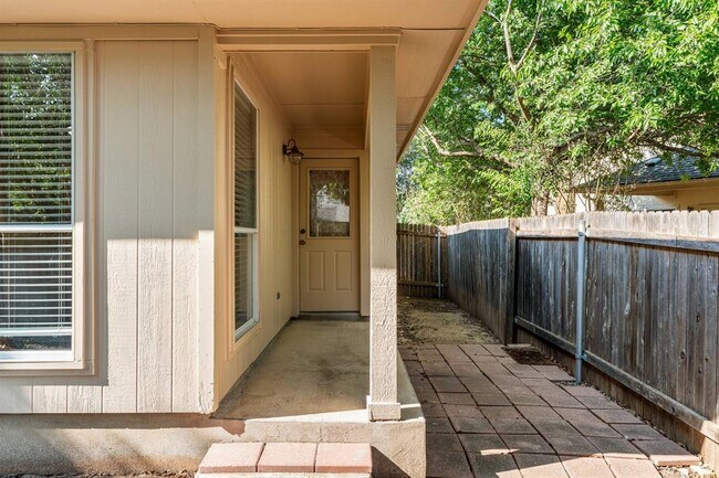 Building Photo - 3030 Bent Tree Loop