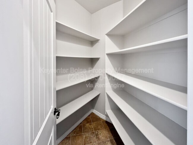 Building Photo - 345 E Kite Dr