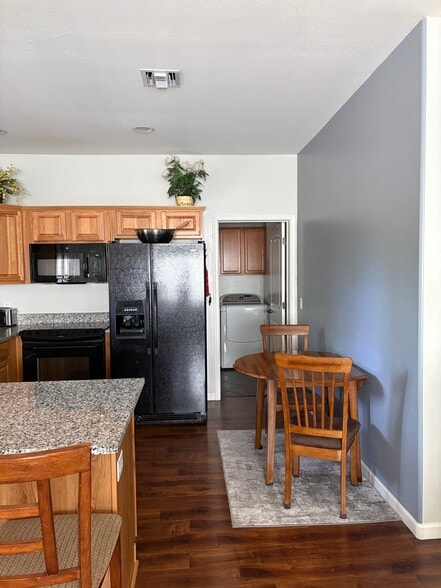 Building Photo - 1351 W Sierra Buena Ct