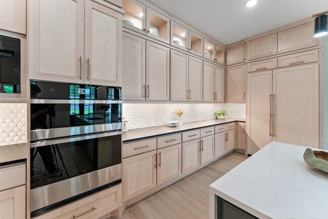 Building Photo - 2118 Bennet Ct