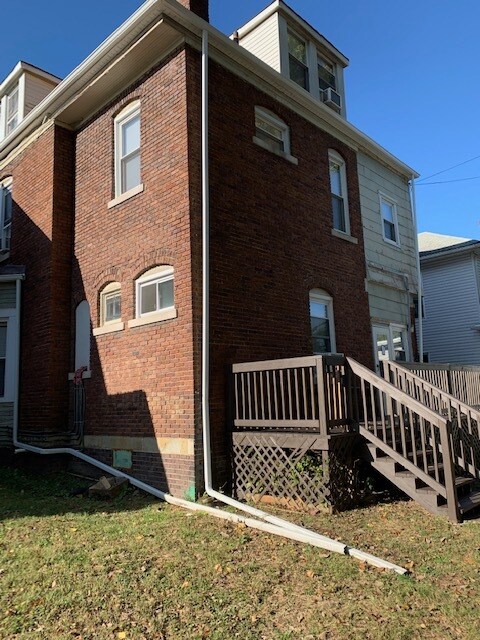 Building Photo - 86 W State St