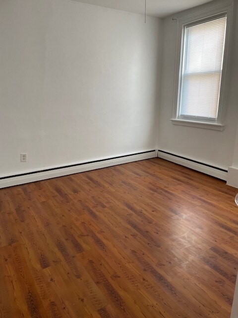 Building Photo - 14 Davies Pl