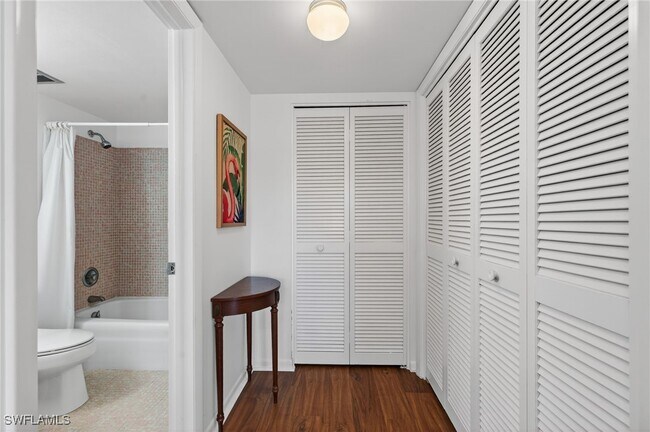 Building Photo - 5 High Point Cir W