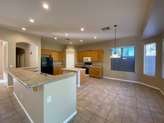 Building Photo - COMING SOON IN HIGLEY GROVES!!!!