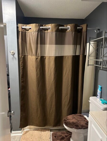 Building Photo - 15 Grove Park Rd