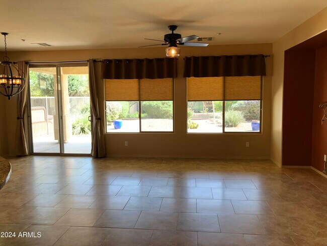 Building Photo - 12399 W Roberta Ln