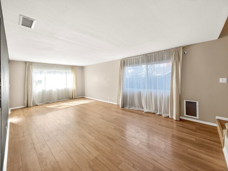 Building Photo - 13626 Cerise Ave