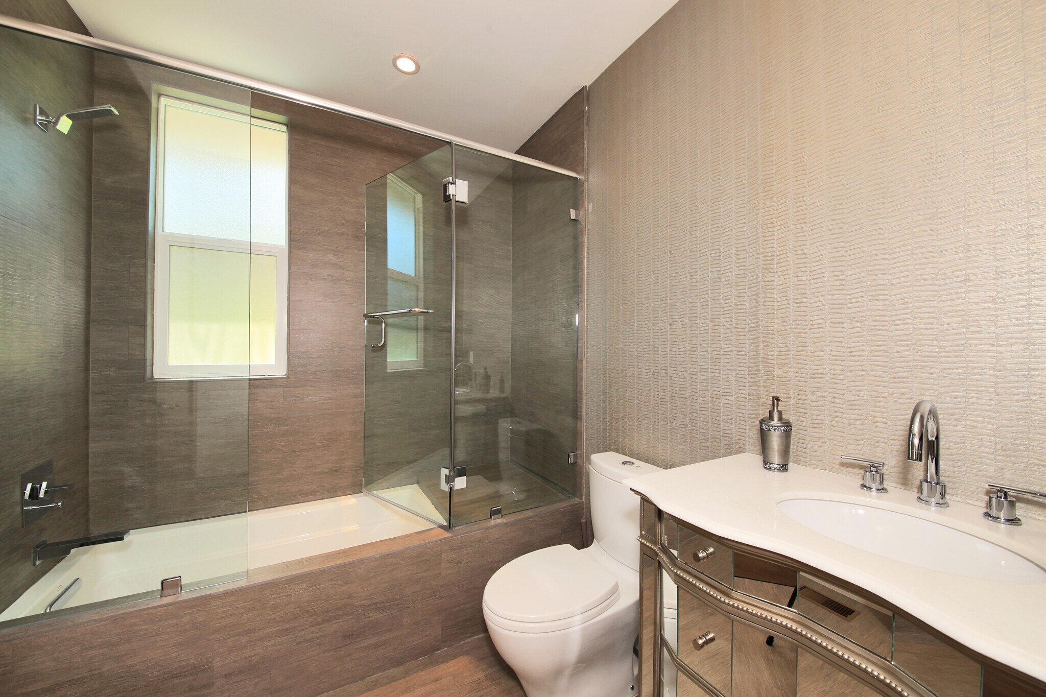 Building Photo - 3054 Elvido Dr