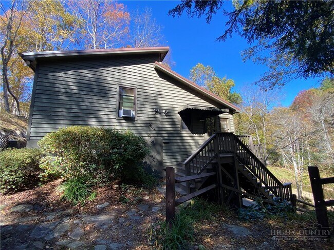 Building Photo - 476 Ballou Mills Rd